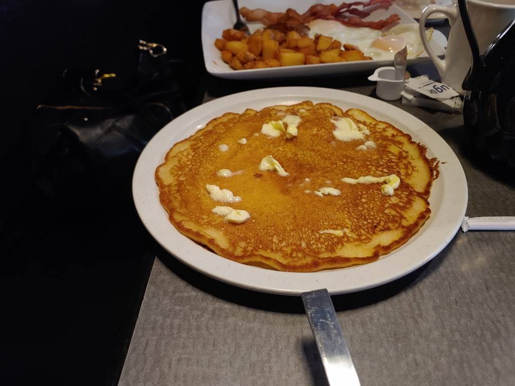 The Press Box Sports Bar & Grille | restaurant | 5601 S 56th St, Lincoln, NE 68516, USA | 4022613859 OR +1 402-261-3859