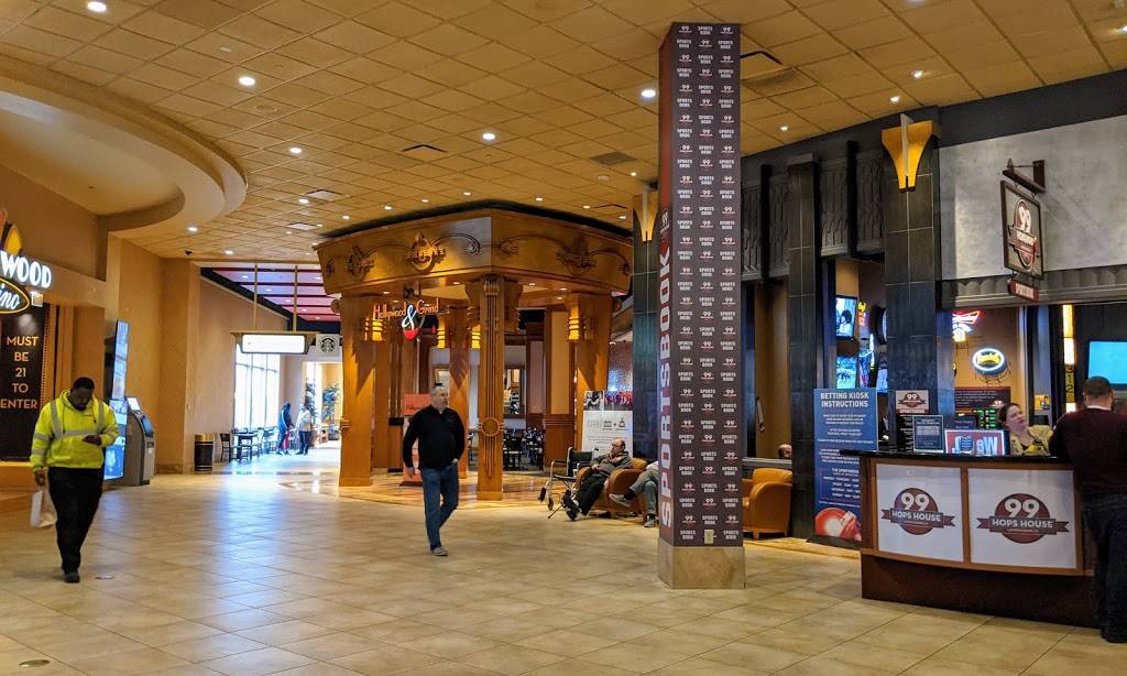 Hollywood Casino & Hotel Lawrenceburg | night club | 777 Hollywood Blvd, Lawrenceburg, IN 47025, USA | 8882746797 OR +1 888-274-6797