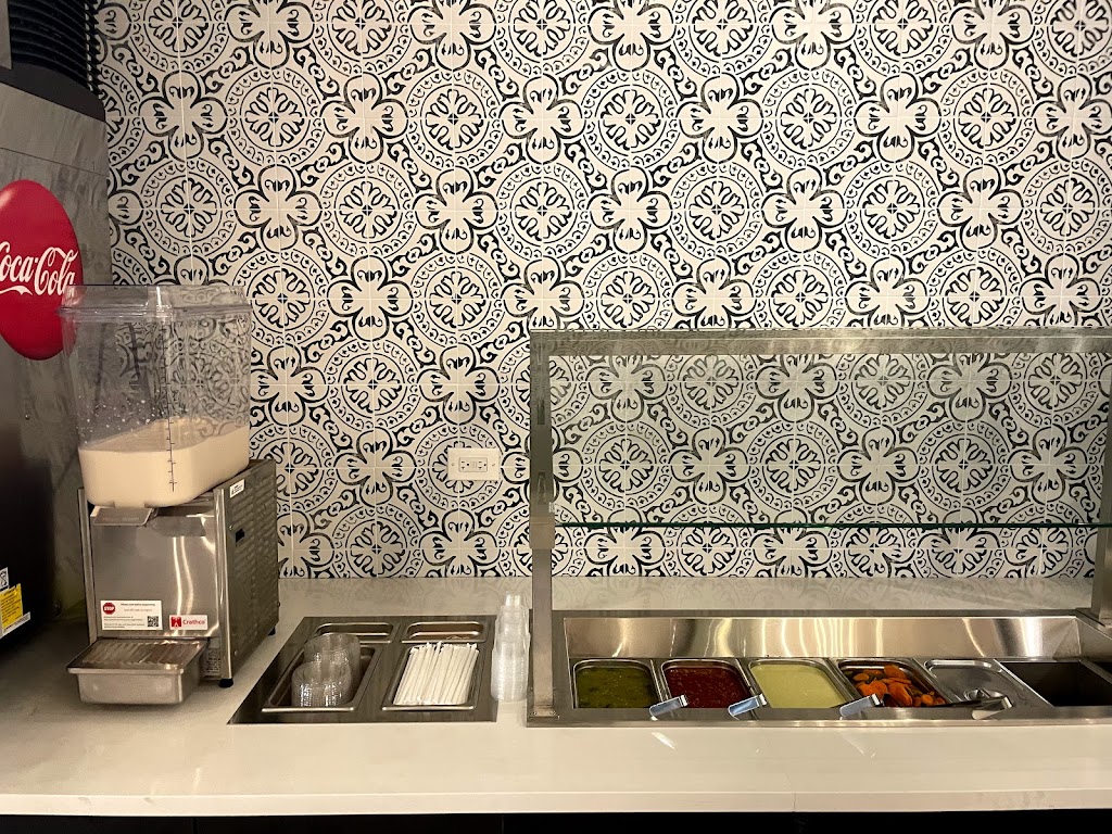 Taco Maya | restaurant | 22 W Ohio St, Chicago, IL 60654, USA | 3125830540 OR +1 312-583-0540