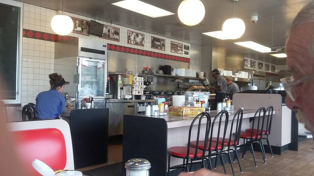 Waffle House | meal takeaway | 11844 Lem Turner Rd, Jacksonville, FL 32218, USA | 9047688942 OR +1 904-768-8942