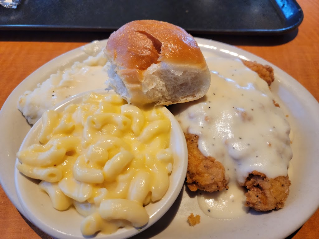 Lubys | restaurant | 710 W Calton Rd, Laredo, TX 78041, USA | 9567223397 OR +1 956-722-3397