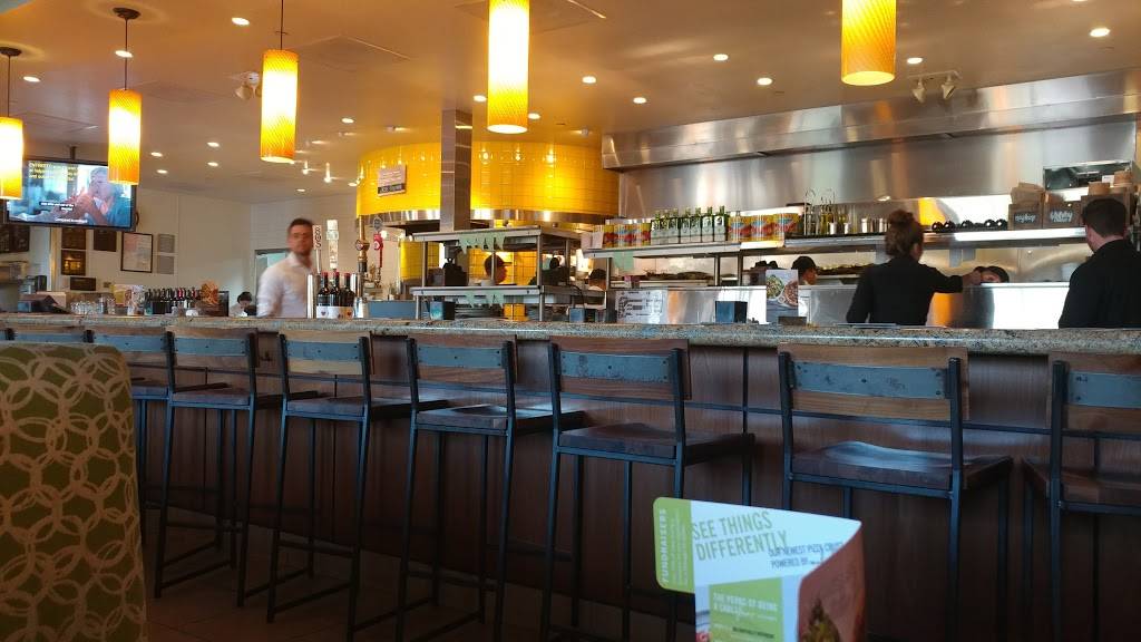 California Pizza Kitchen at Valencia | restaurant | 24061 Newhall Ranch Rd, Valencia, CA 91354, USA | 6612592082 OR +1 661-259-2082
