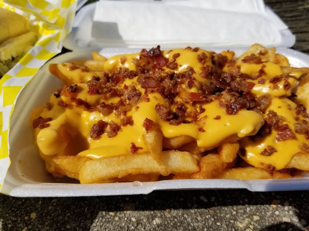 Mr Chill’s First Class Hot Dogs & Sweet’s Pastries | restaurant | 575 S Carrollton Ave, New Orleans, LA 70118, USA | 5045339308 OR +1 504-533-9308