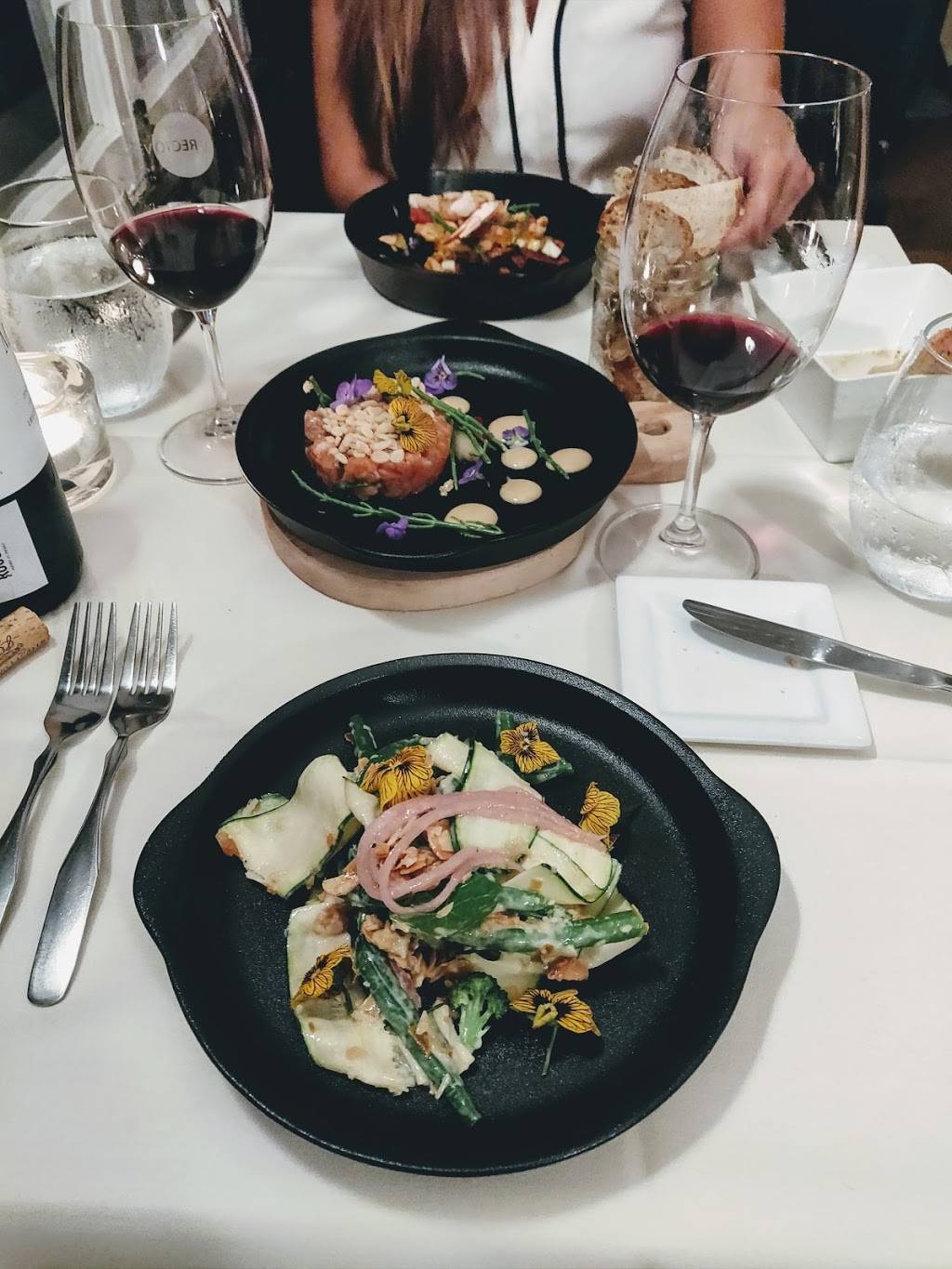 Recto-Verso Restaurant Traiteur | restaurant | 814 Chemin Pierre Péladeau, Sainte-Adèle, QC J8B 1Z4, Canada | 4502299555 OR +1 450-229-9555