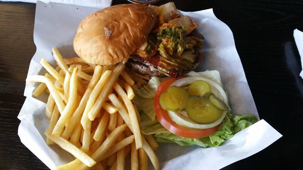 Bruski Burgers and Brew | restaurant | 9844 Hibert St, San Diego, CA 92131, USA | 8585302739 OR +1 858-530-2739
