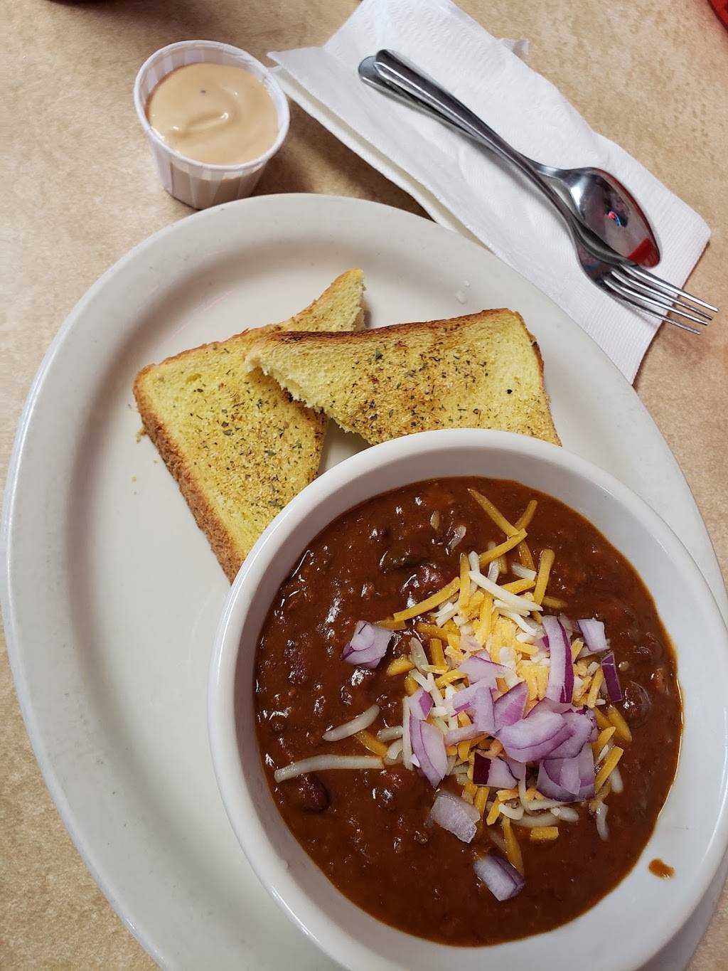 Giant Burger | restaurant | 3760 Main St, Springfield, OR 97478, USA | 5417473399 OR +1 541-747-3399