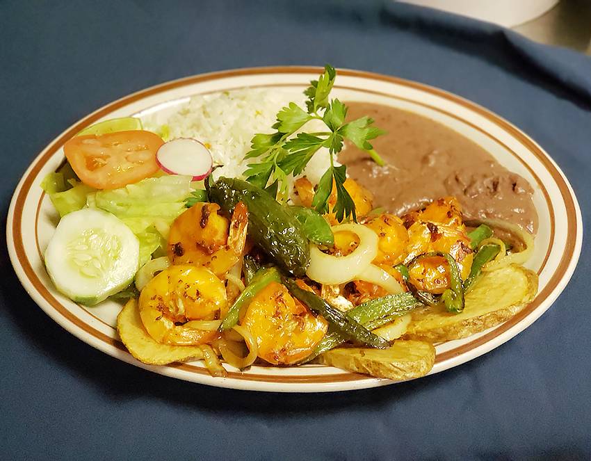 El Salvador Restaurant MKE | restaurant | 2316 S 6th St, Milwaukee, WI 53215, USA | 4146451768 OR +1 414-645-1768