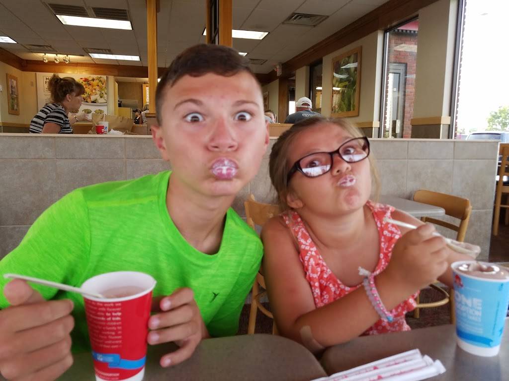 Wendys | restaurant | 5701 E Cir Dr W, Cicero, NY 13039, USA | 3154581722 OR +1 315-458-1722