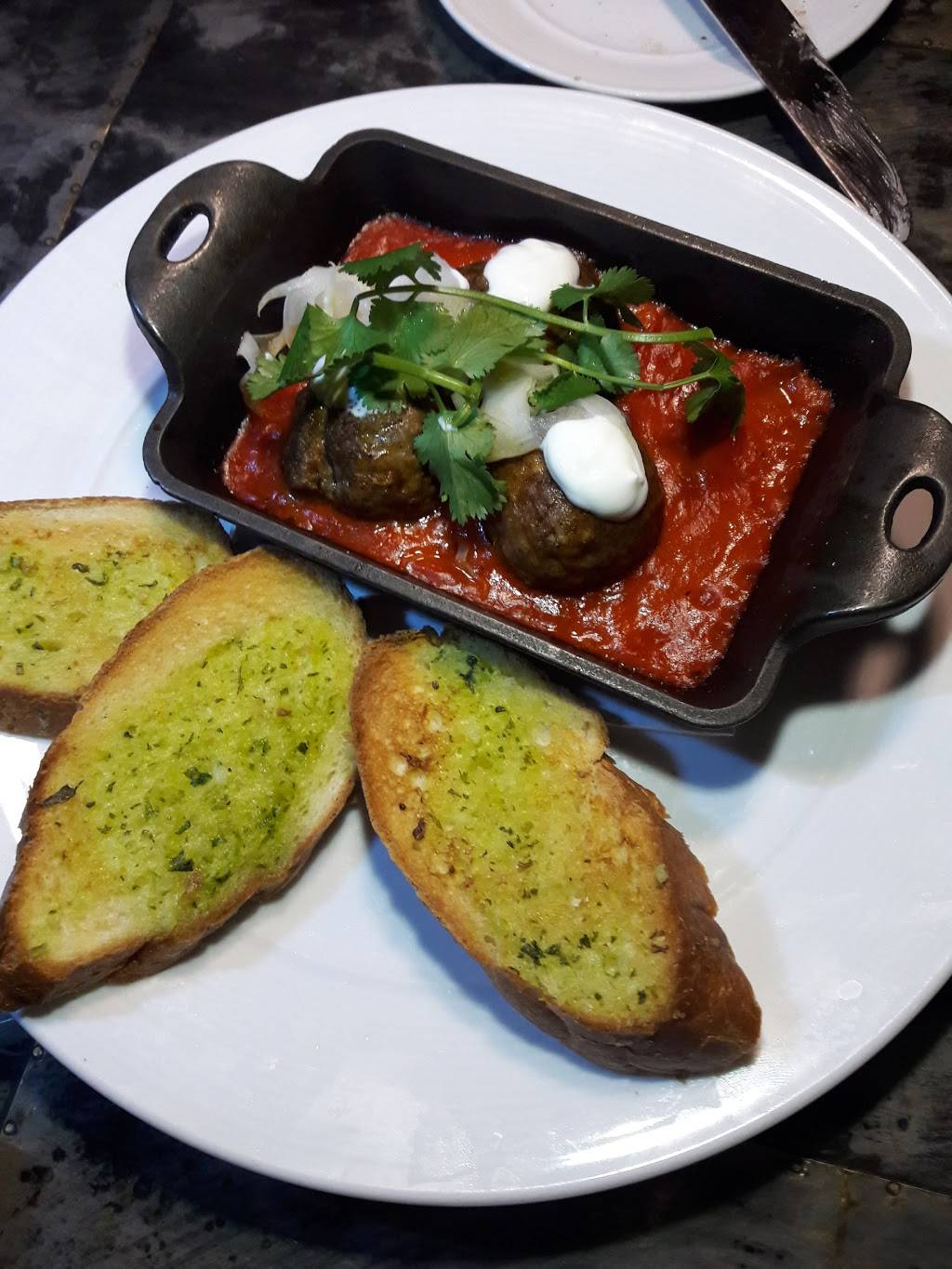 Guildhall | restaurant | 694 Vernon Ave, Glencoe, IL 60022, USA | 8478358100 OR +1 847-835-8100