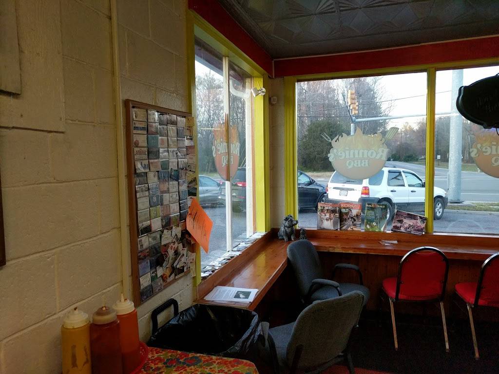 Ronnies BBQ | restaurant | 2097 New Market Rd, Henrico, VA 23231, USA | 8045071917 OR +1 804-507-1917