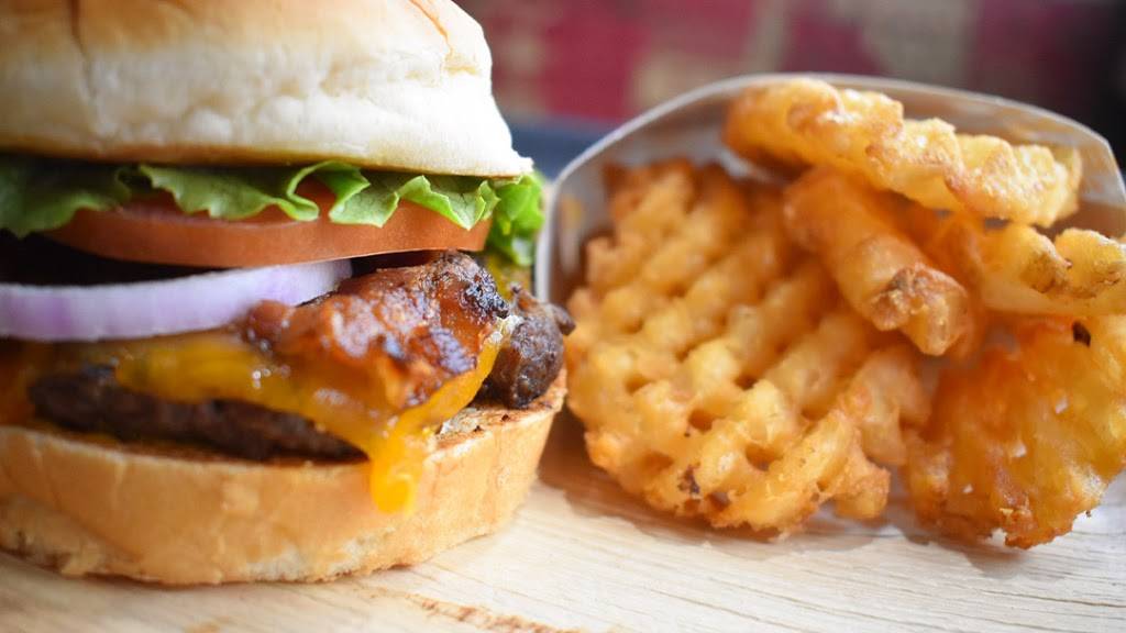 Back Yard Burgers | restaurant | 7545 Goodman Rd, Olive Branch, MS 38654, USA | 6628932221 OR +1 662-893-2221