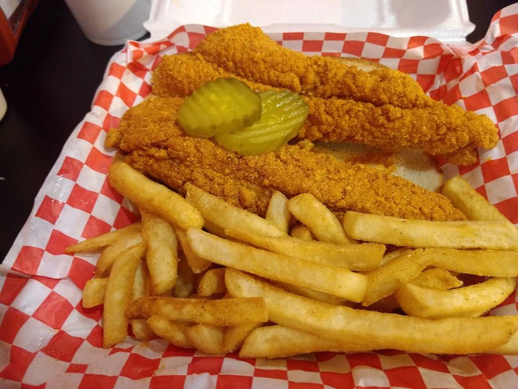 Helens Hot Chicken Murfreesboro | restaurant | 2042 Lascassas Pike a12, Murfreesboro, TN 37130, USA | 6153968779 OR +1 615-396-8779