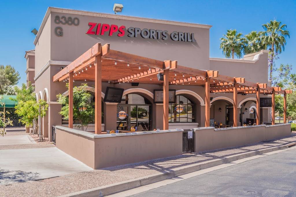 Zipps Sports Grill | restaurant | 8380 East Vía de Ventura, Scottsdale, AZ 85258, USA | 4809221500 OR +1 480-922-1500