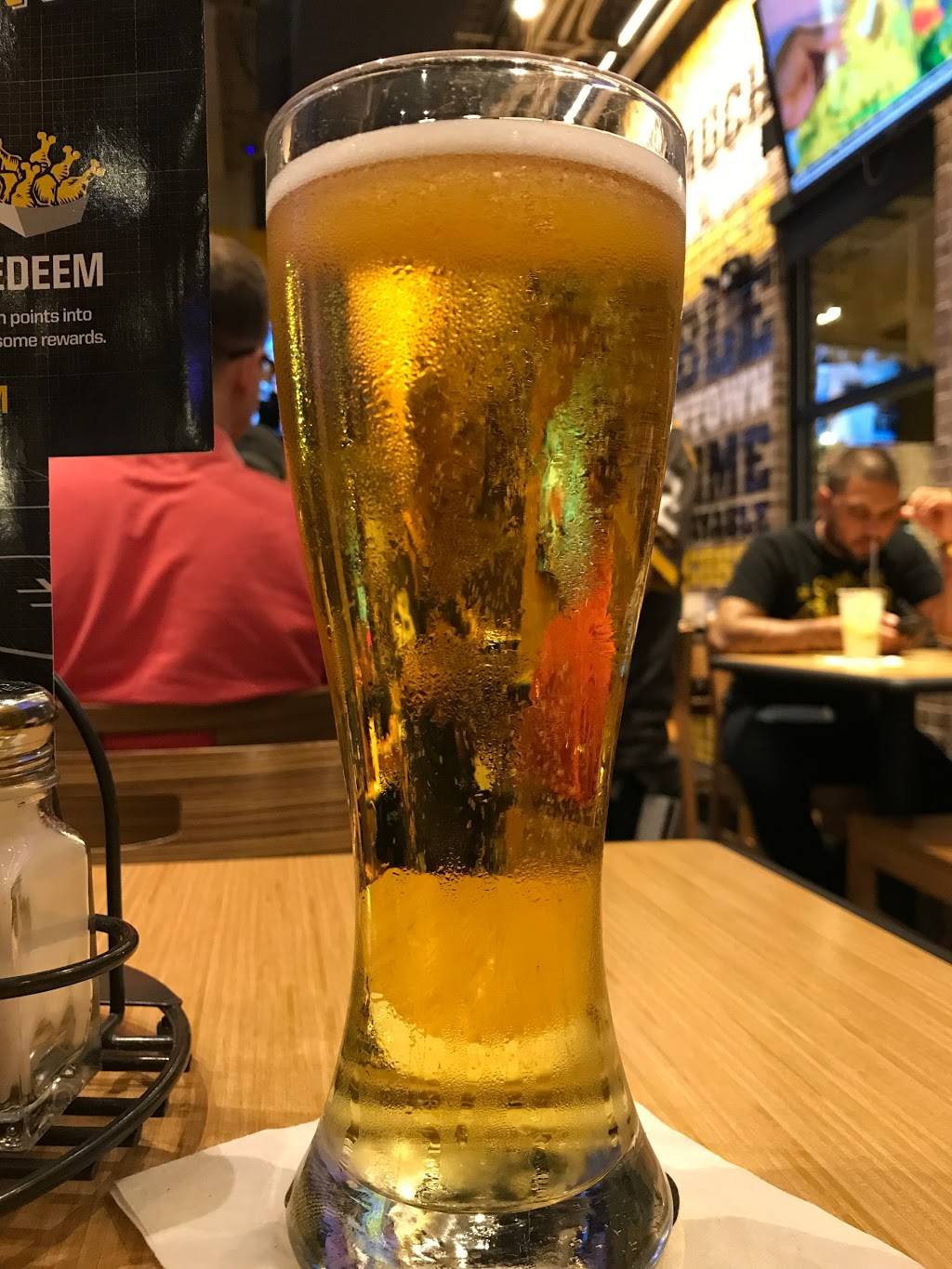 Buffalo Wild Wings | meal takeaway | 225 Tukwila Pkwy, Tukwila, WA 98188, USA | 2062431219 OR +1 206-243-1219