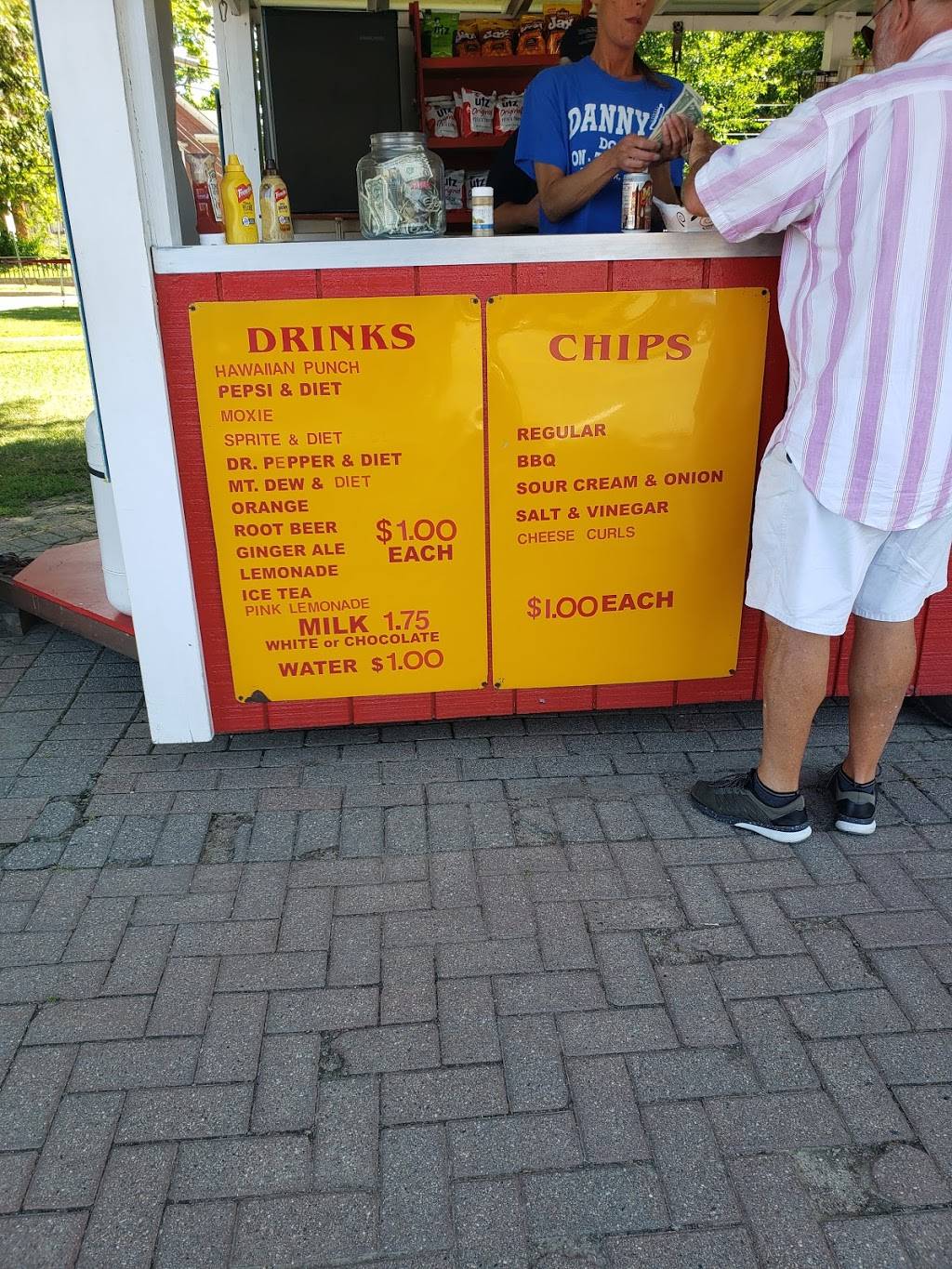 Dannys Dogs | meal takeaway | 171-181 Maine St, Brunswick, ME 04011, USA | 2074497183 OR +1 207-449-7183