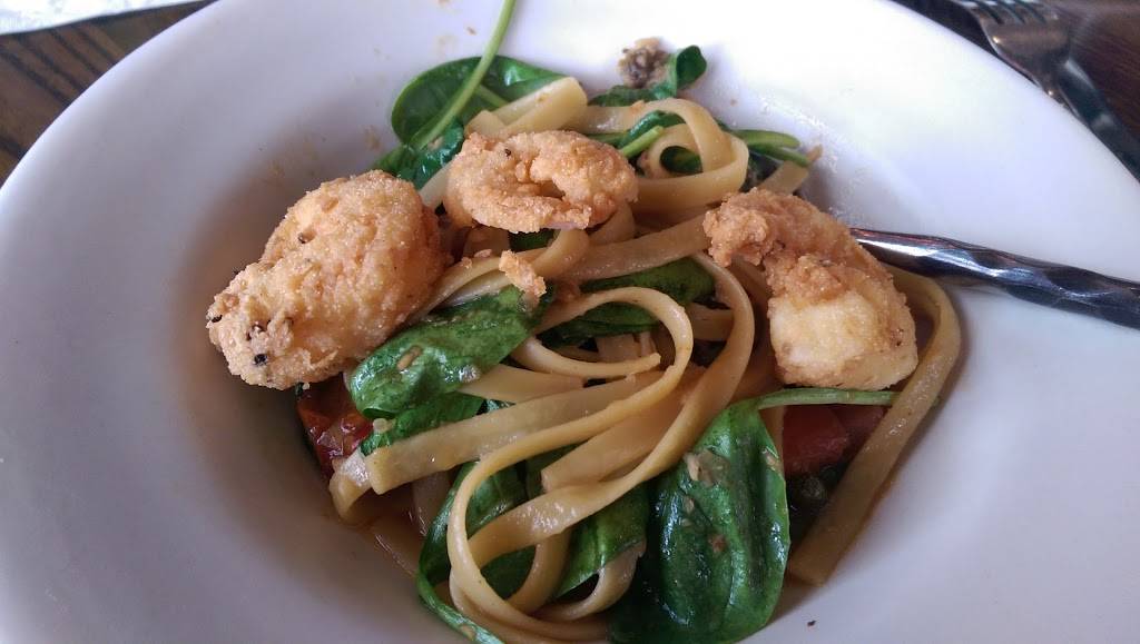 Not Your Average Joes | restaurant | 15101 Potomac Town Pl, Woodbridge, VA 22191, USA | 5719895637 OR +1 571-989-5637