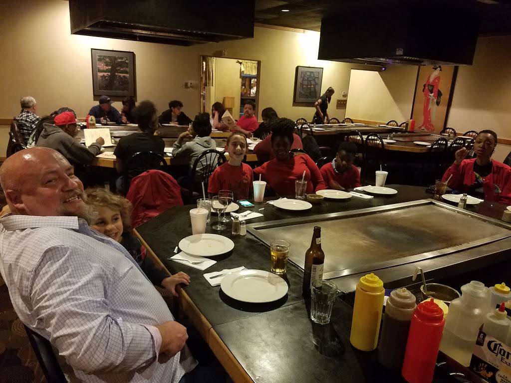 Kabuto Japanese Steak House | restaurant | 1001 E W.T. Harris Blvd, Charlotte, NC 28213, USA | 7045481219 OR +1 704-548-1219