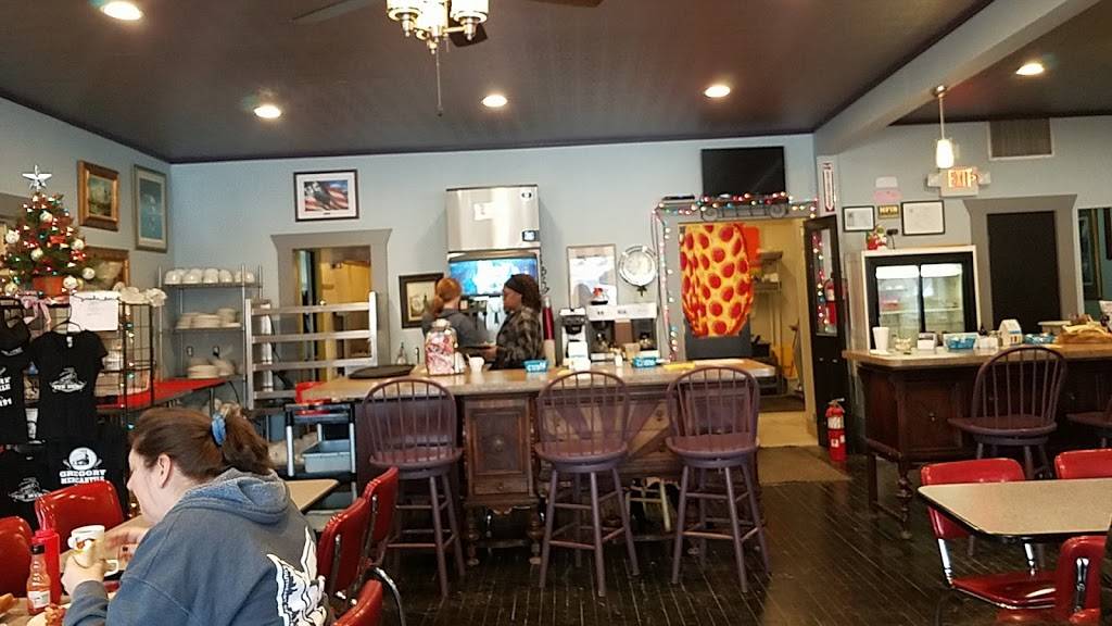 Gregory Mercantile Inn | restaurant | 144 Main St, Gregory, MI 48137, USA | 7343755191 OR +1 734-375-5191