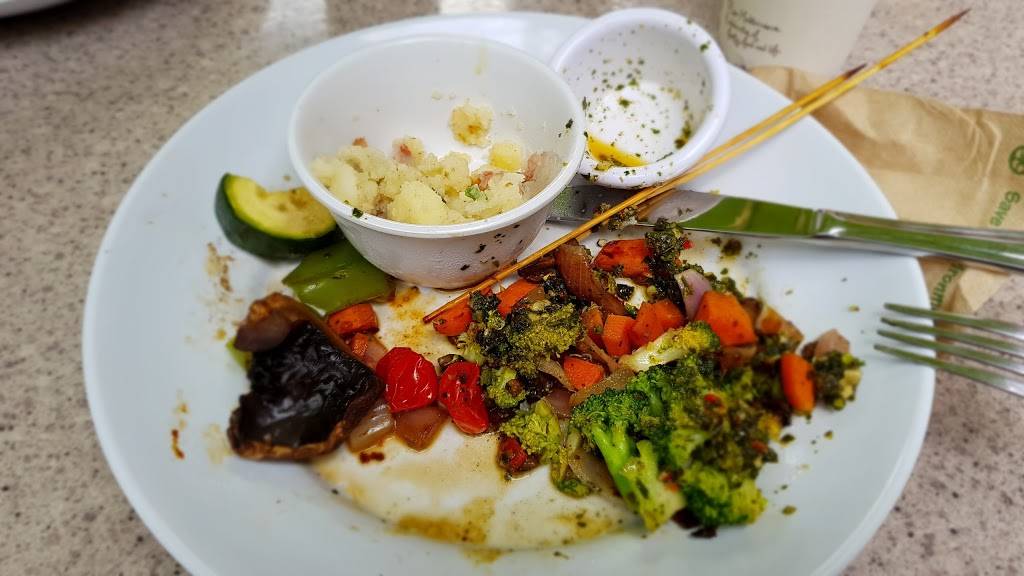 Zoës Kitchen | restaurant | 9595 Six Pines Dr Ste 1490, The Woodlands, TX 77380, USA | 8325850430 OR +1 832-585-0430