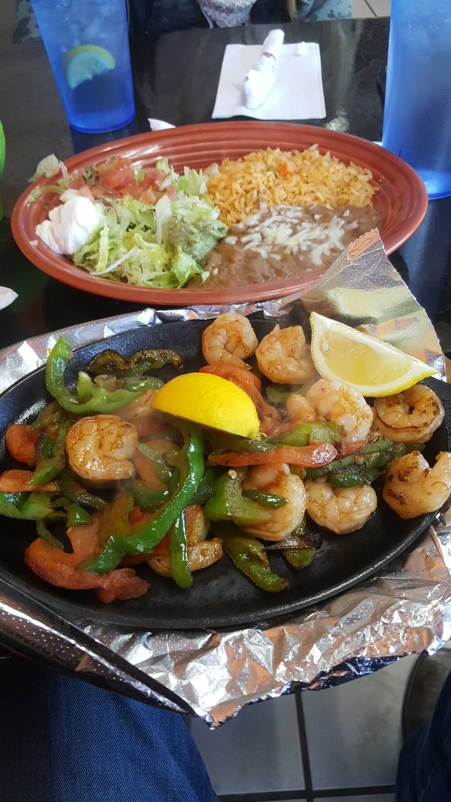 El Cantarito | restaurant | 1002 N Main St, Cloverdale, IN 46120, USA | 7657952388 OR +1 765-795-2388