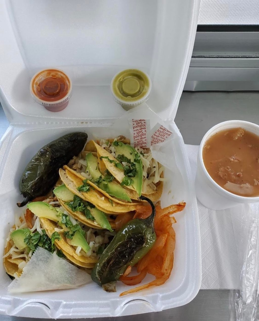 Taqueria El Compadrito | restaurant | 2108 N Frazier St, Conroe, TX 77301, USA | 8325450536 OR +1 832-545-0536