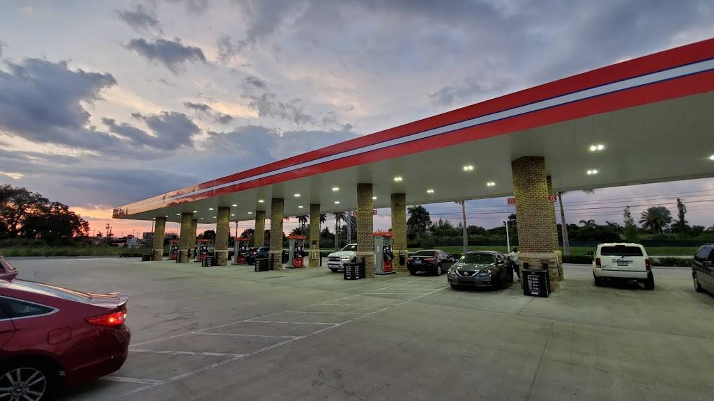 RaceTrac | bakery | 11700 E W Golf Dr, Miami, FL 33167, USA | 3056810200 OR +1 305-681-0200