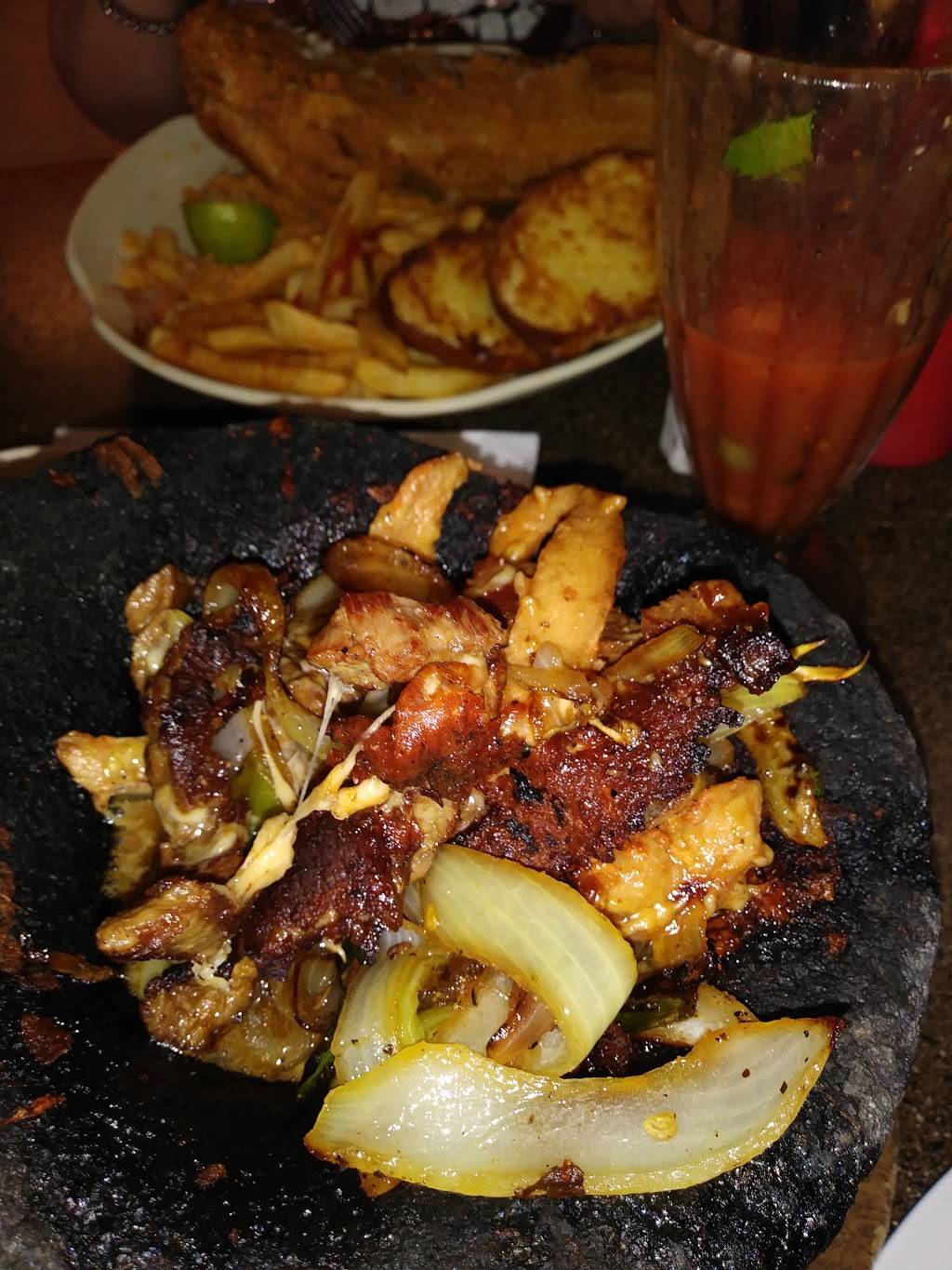 El Tiburon Seafood & Grill | restaurant | 4115 W Jefferson Blvd, Dallas, TX 75211, USA | 2143374779 OR +1 214-337-4779