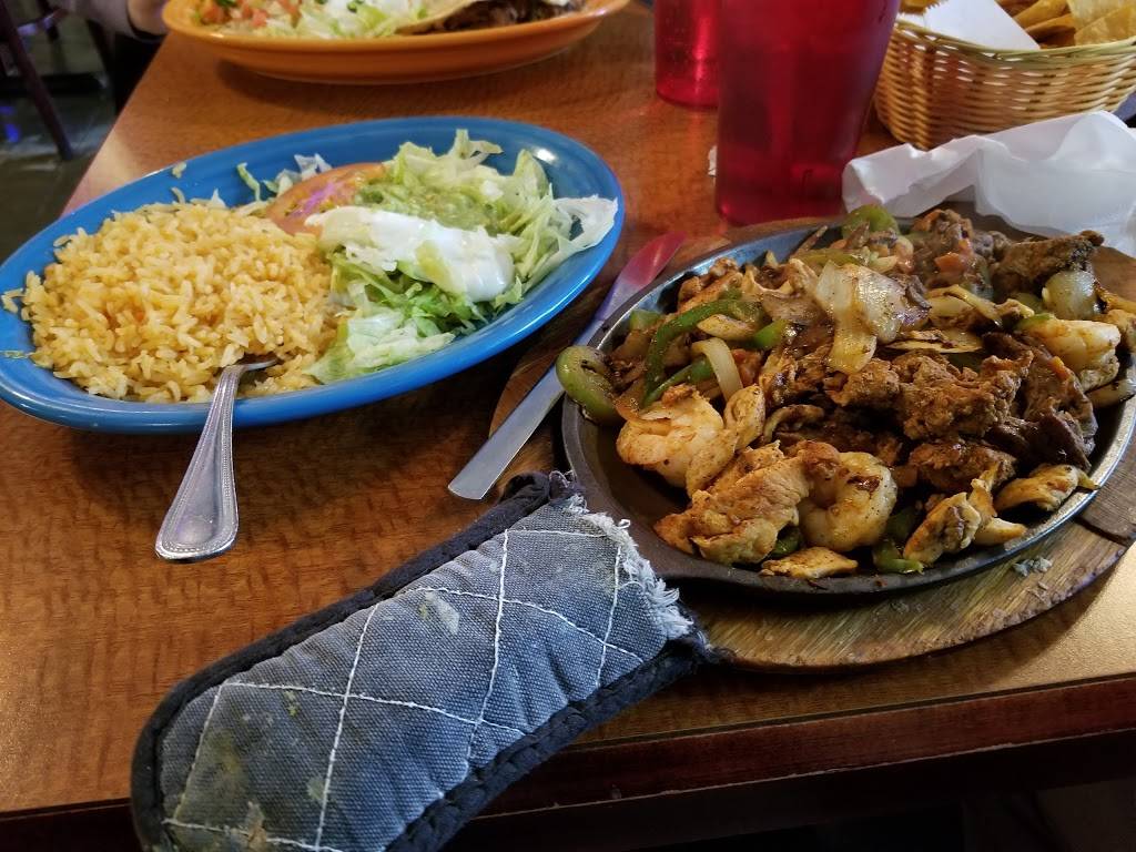 El Agave | restaurant | 3823 Elm St, St Charles, MO 63301, USA | 6369252332 OR +1 636-925-2332