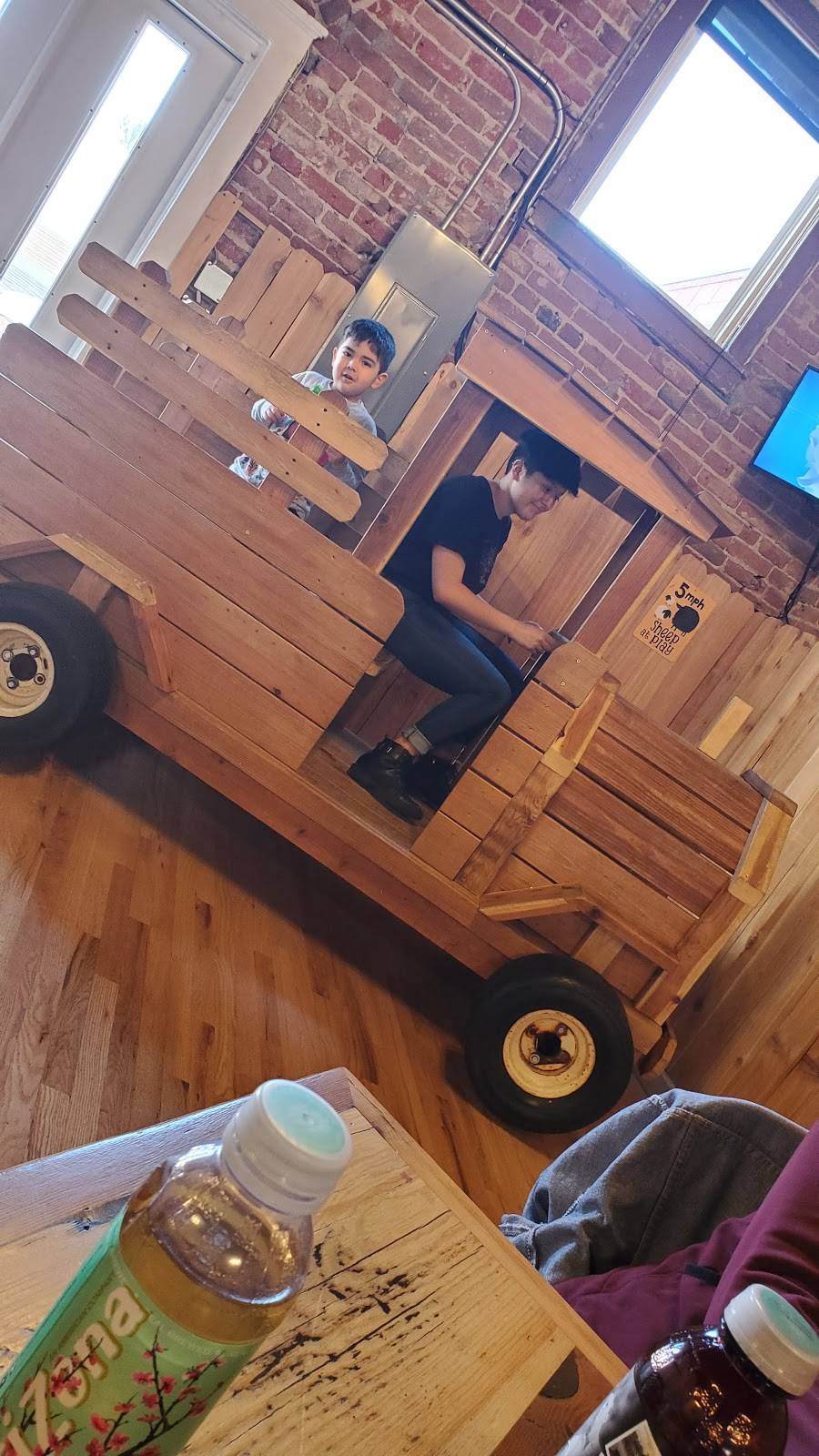 Black Sheep Eatery + Market | cafe | 19.5 S Parish Ave, Johnstown, CO 80534, USA | 9705875257 OR +1 970-587-5257