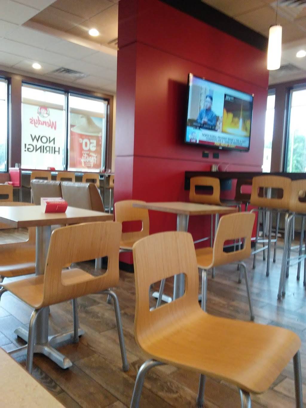 Wendys | restaurant | 2350 Towne Lake Pkwy, Woodstock, GA 30189, USA | 7705925656 OR +1 770-592-5656