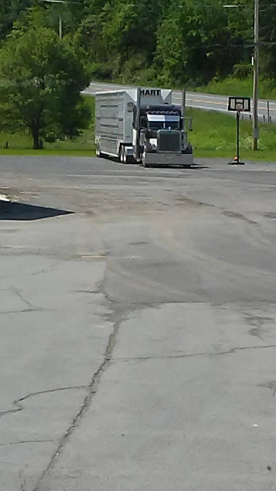 Auction Barn Restaurant | restaurant | 4016 NY-40, Argyle, NY 12809, USA | 5186386003 OR +1 518-638-6003