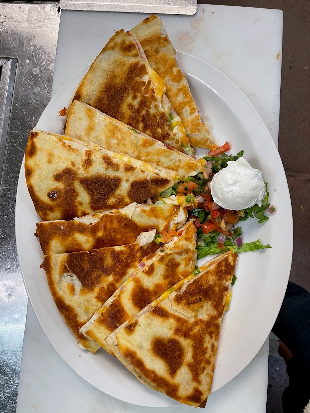 Fat Willys Kolb Rd & I-10 | restaurant | 8701 S Kolb Rd, Tucson, AZ 85756, USA | 5205745800 OR +1 520-574-5800