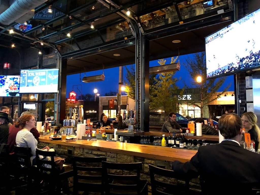 Double Dogs Restaurant | restaurant | 1807 21st Ave S, Nashville, TN 37212, USA | 6152928110 OR +1 615-292-8110