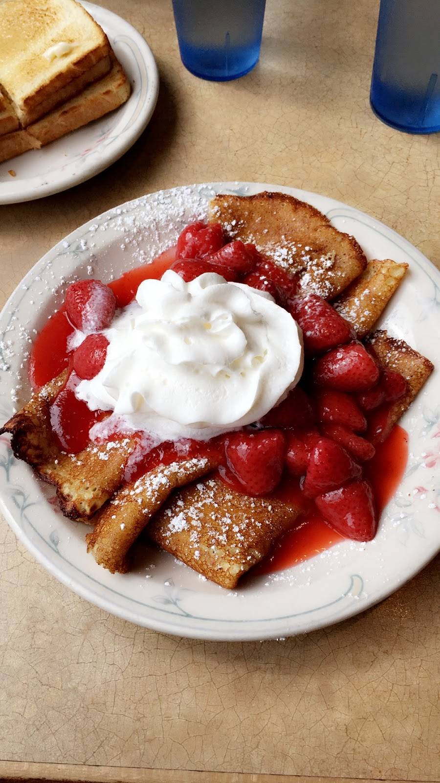 Family Pancake House Kitsap Way | restaurant | 3900 Kitsap Way, Bremerton, WA 98312, USA | 3604792422 OR +1 360-479-2422