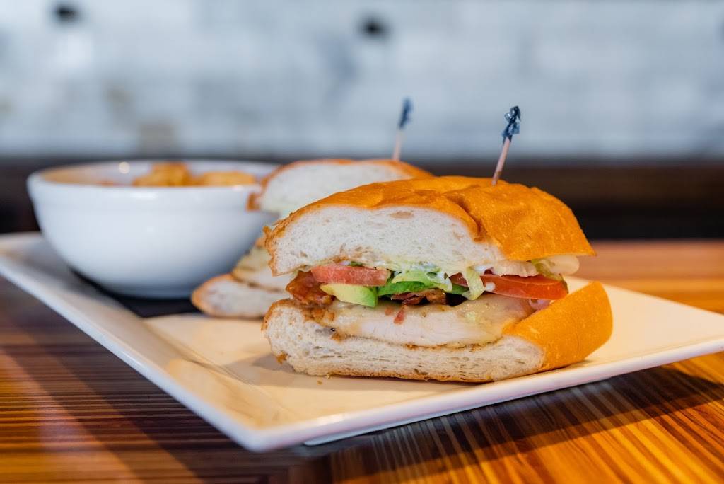 Growler USA - Austin | restaurant | 609 W 29th St, Austin, TX 78705, USA | 5128009532 OR +1 512-800-9532