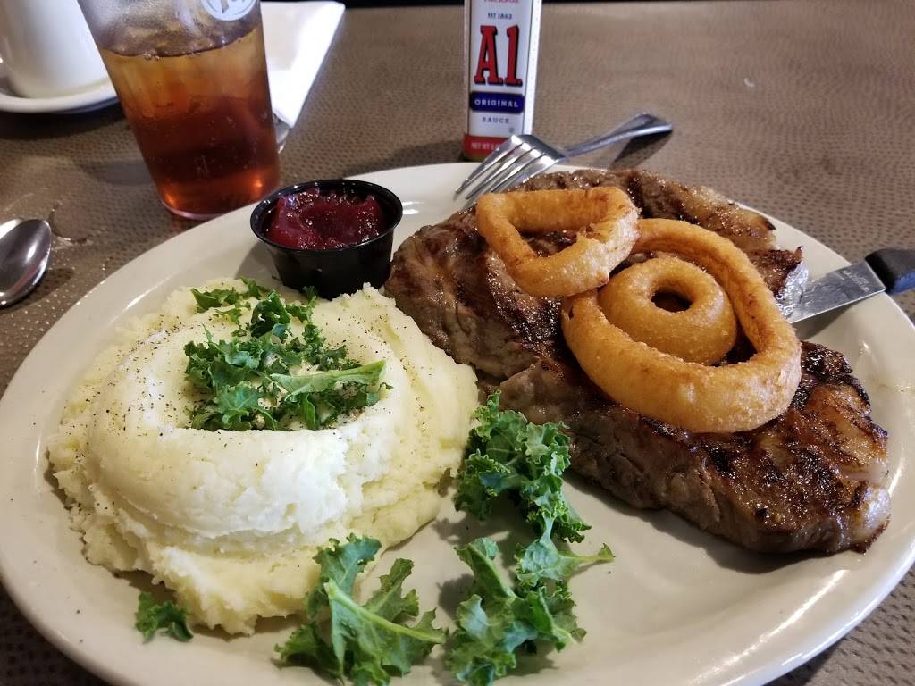 Waupaca Woods Restaurant | restaurant | 815 W Fulton St, Waupaca, WI 54981, USA | 7152587400 OR +1 715-258-7400