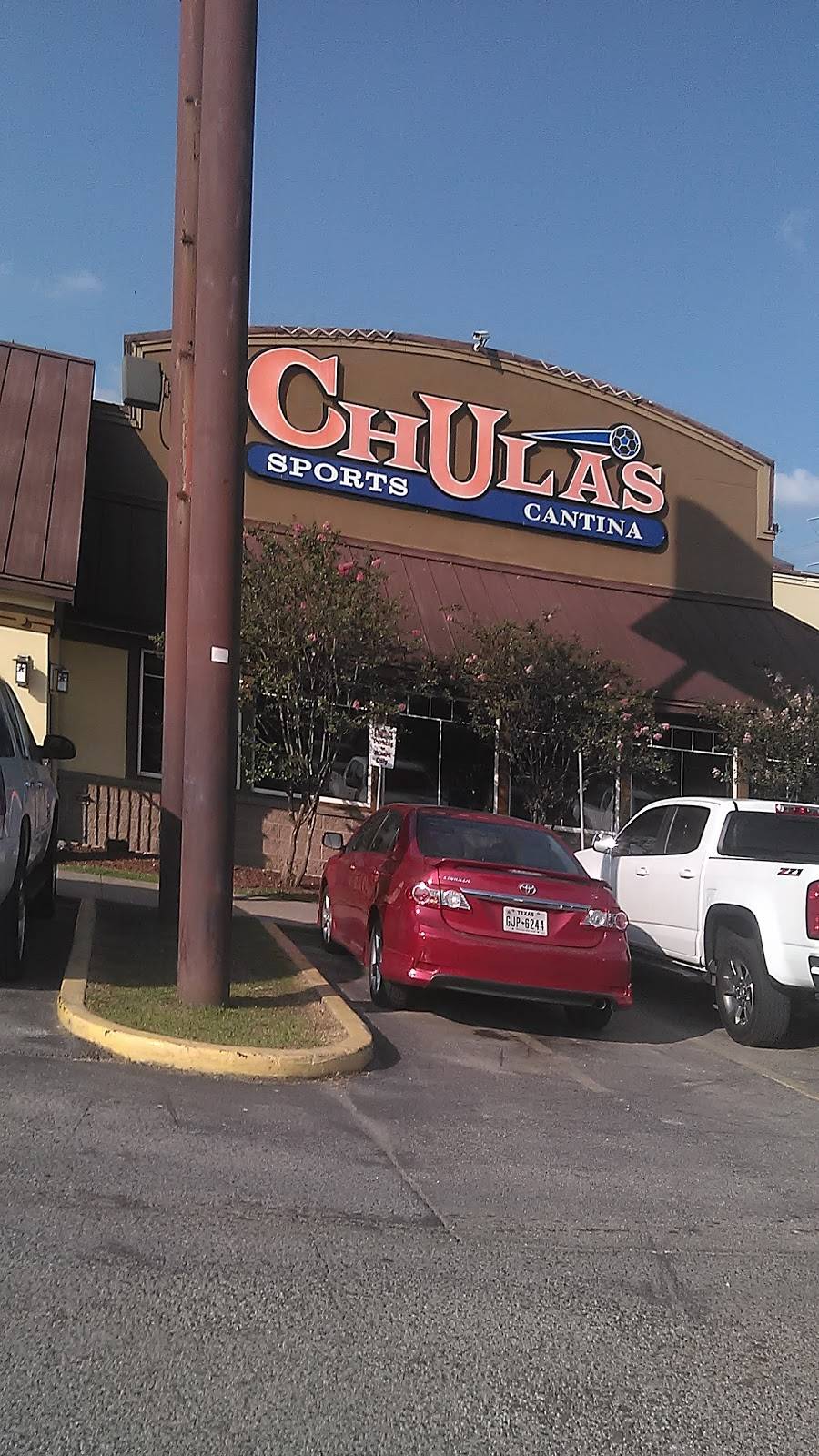 Chulas Sports Cantina | night club | 11095 East Fwy, Houston, TX 77029, USA | 7134557300 OR +1 713-455-7300