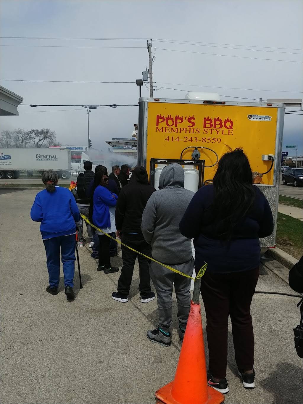 Pops BBQ Memphis Style | restaurant | 7605 Good Hope Rd, Milwaukee, WI 53223, USA | 4142438559 OR +1 414-243-8559