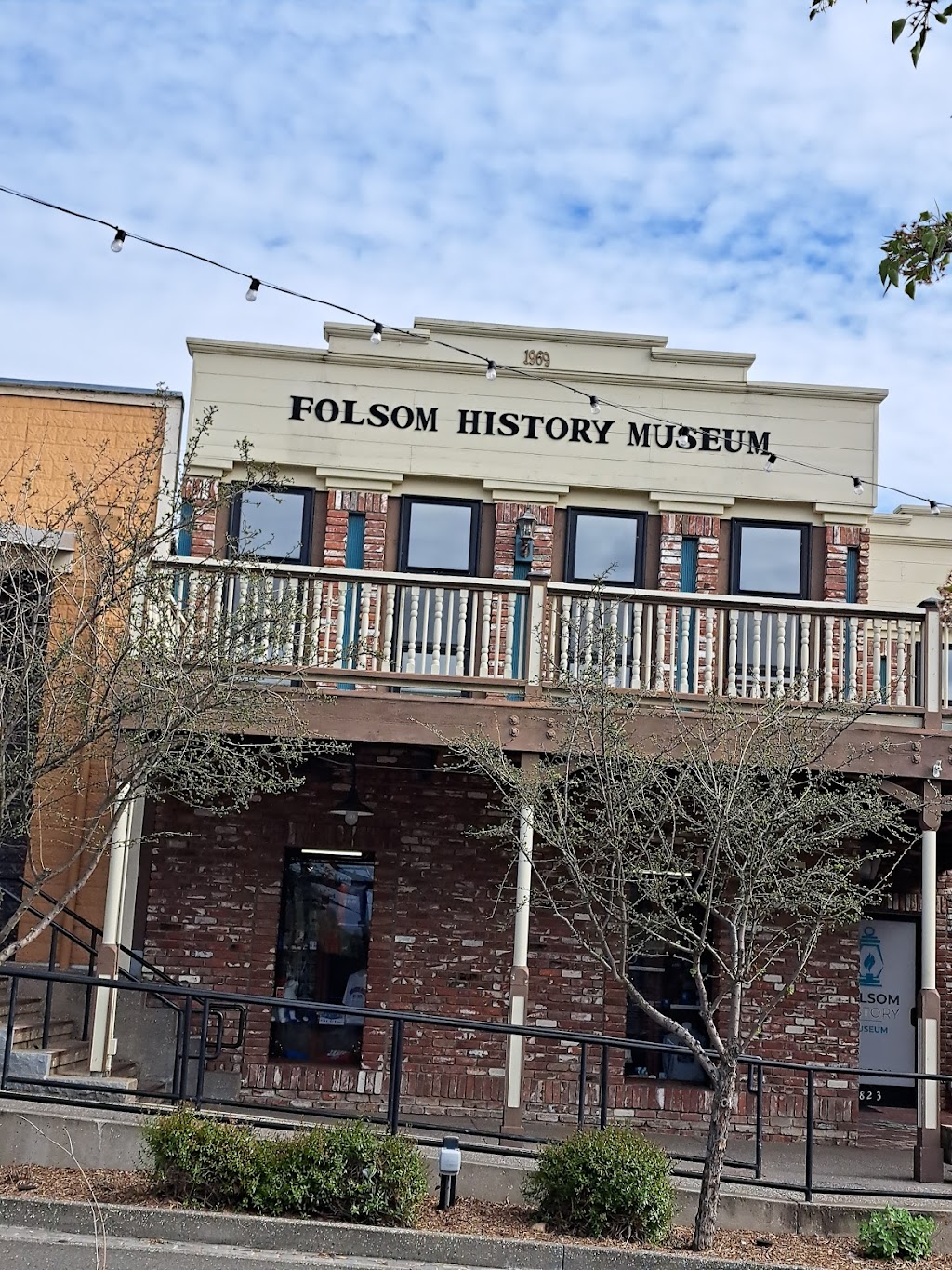 Folsom Historic District | restaurant | 915 Sutter St #110, Folsom, CA 95630, USA | 9169857452 OR +1 916-985-7452