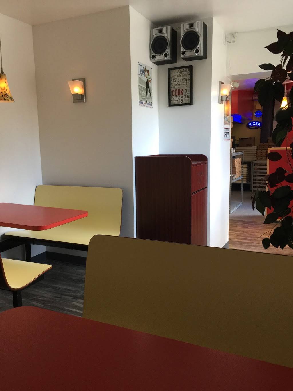 Moes Pizza | restaurant | 501 E Main St, Radford, VA 24141, USA | 5407310833 OR +1 540-731-0833