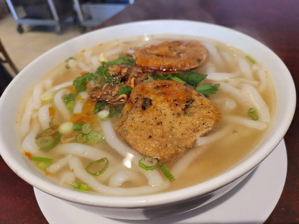 Xuân Hưong | restaurant | 11107 Bellaire Blvd, Houston, TX 77072, USA | 8322435048 OR +1 832-243-5048