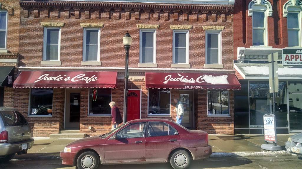 Aprils Downtown Diner | restaurant | 118 N Franklin St, Manchester, IA 52057, USA | 5639271075 OR +1 563-927-1075