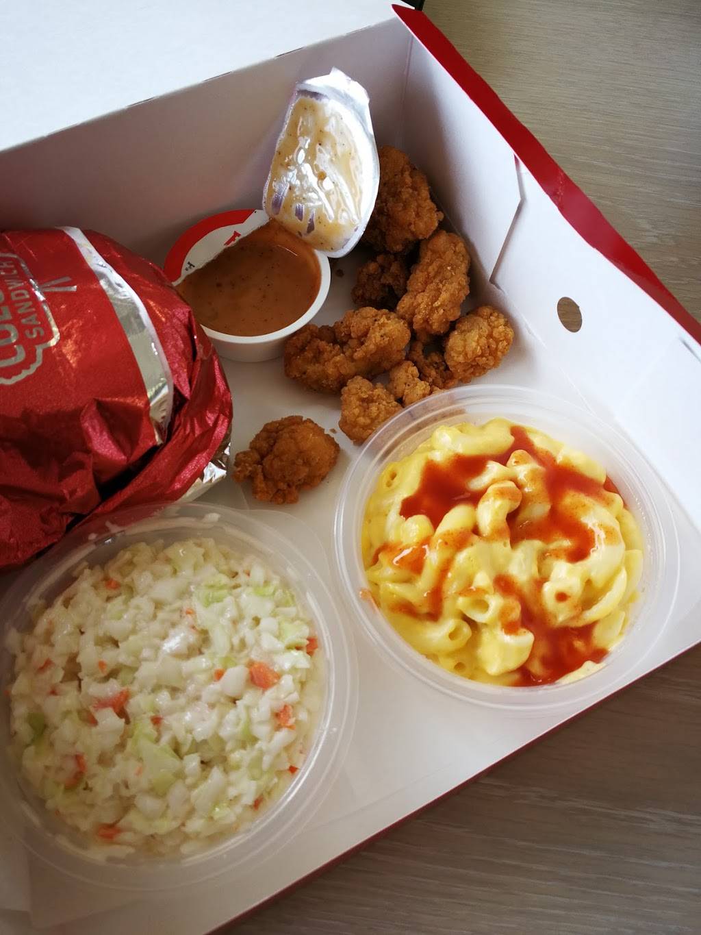 KFC | restaurant | 6227 Little River Turnpike, Alexandria, VA 22312, USA | 7032568898 OR +1 703-256-8898