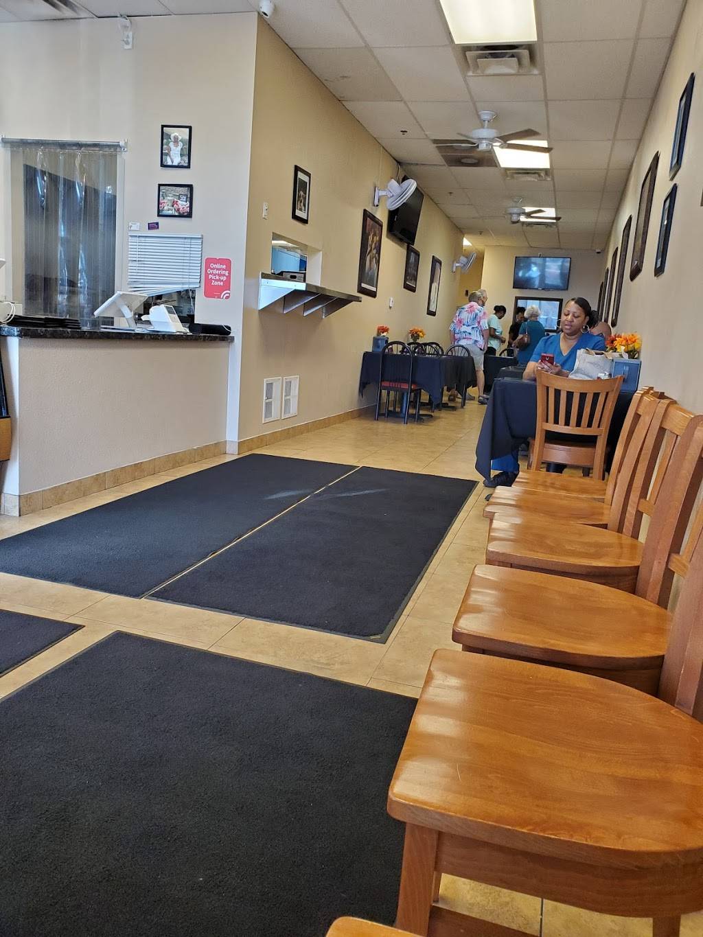 Charlie Mae’s Soul Food | restaurant | 6115 S 51st Ave suite #204, Laveen Village, AZ 85339, USA | 6026750865 OR +1 602-675-0865