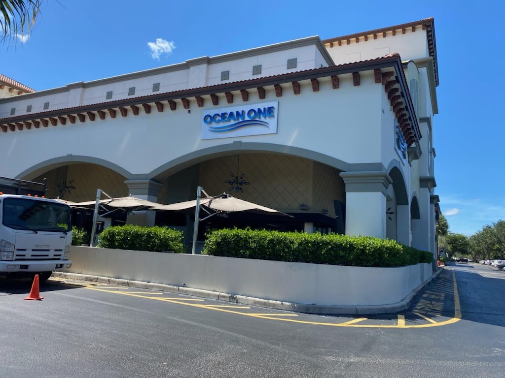 Ocean One Bar & Grille | restaurant | 2444 N University Dr, Coral Springs, FL 33065, USA | 5615655501 OR +1 561-565-5501