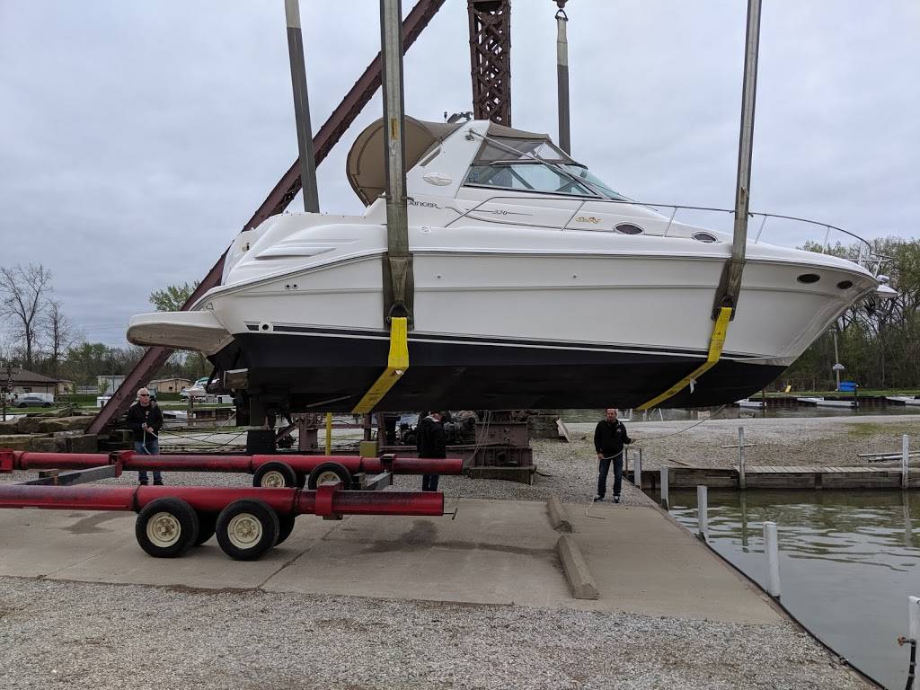 Deck Lounge | restaurant | 35943 Lakeshore Blvd, Eastlake, OH 44095, USA | 4409423821 OR +1 440-942-3821