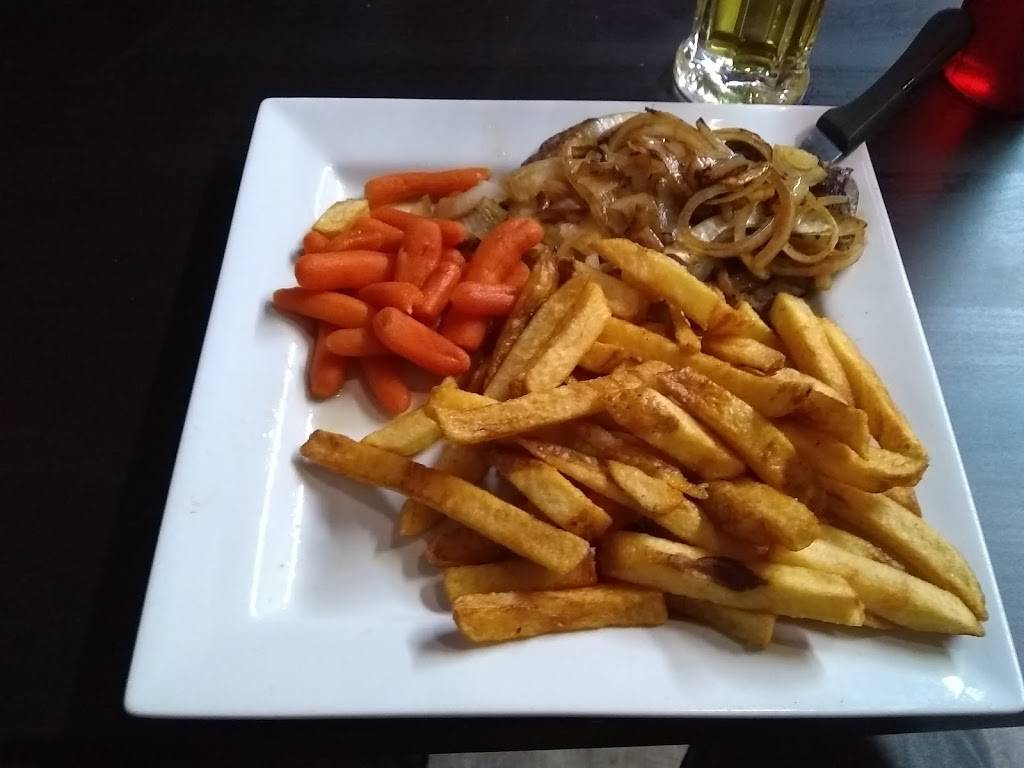 Scottys Corner Diner | restaurant | 2006 Robertson Rd, Nepean, ON K2H 1A5, Canada | 6136952222 OR +1 613-695-2222