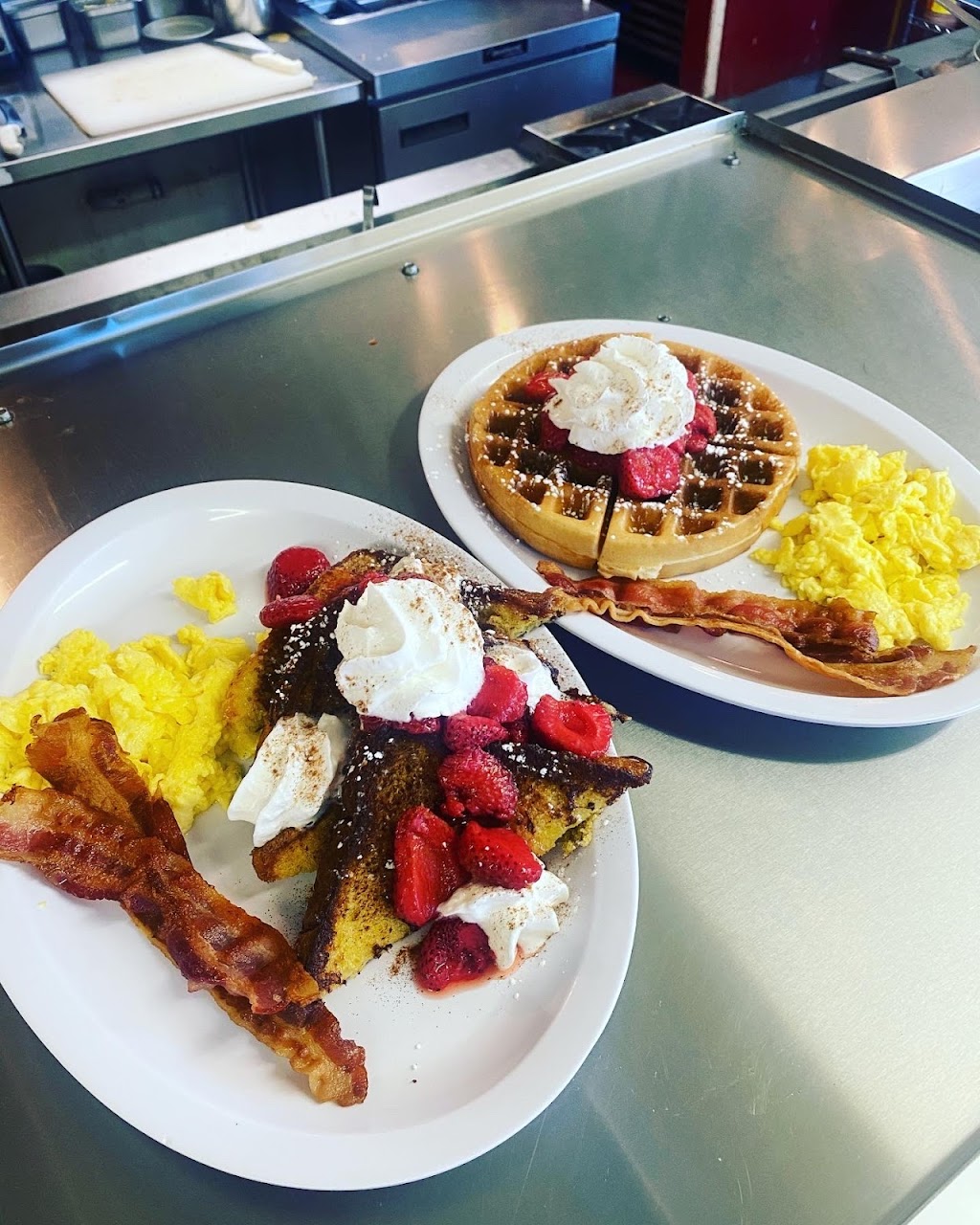 Michel’s restaurant and bakery | restaurant | 7847 Pearblossom Hwy, Littlerock, CA 93543, USA | 6619449415 OR +1 661-944-9415