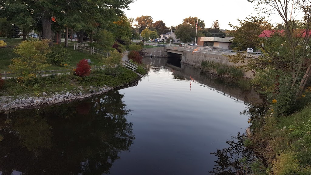 Boyne River Inn | restaurant | 229 Water St, Boyne City, MI 49712, USA | 2312224053 OR +1 231-222-4053