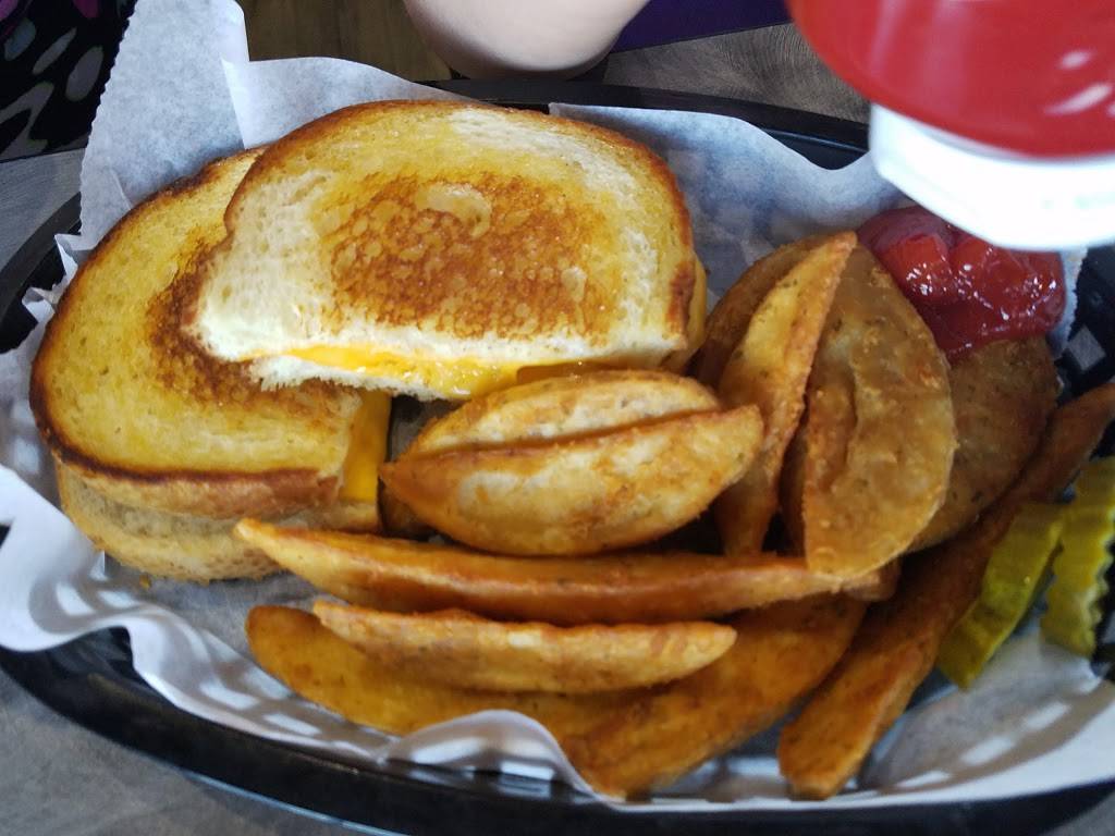 Chubbys | restaurant | 5751 Byron Center Ave SW, Wyoming, MI 49519, USA | 6165345161 OR +1 616-534-5161